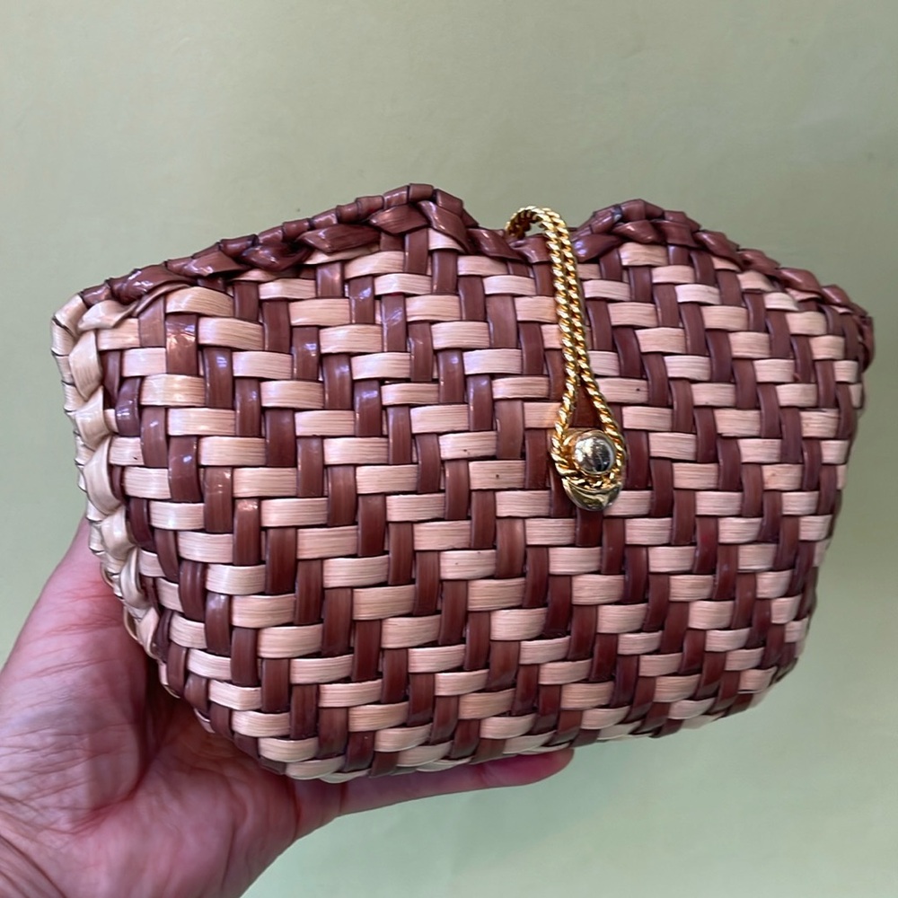 Vintage 60’s new cream/brown Danieli wicker clutch/shoulder bag